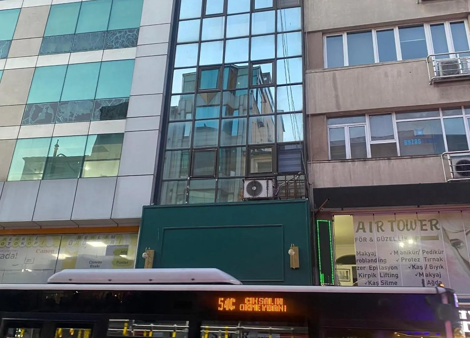Apartamento Stay Comfort Home, 110 M2 Home At City Center, Metro In 10 Seconds, 1 Living Room And 1 Bedroom Estambul